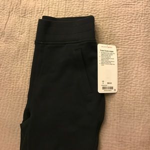 lululemon Press Pause Jogger size 4