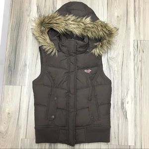 LIKE NEW Hollister down puffer vest