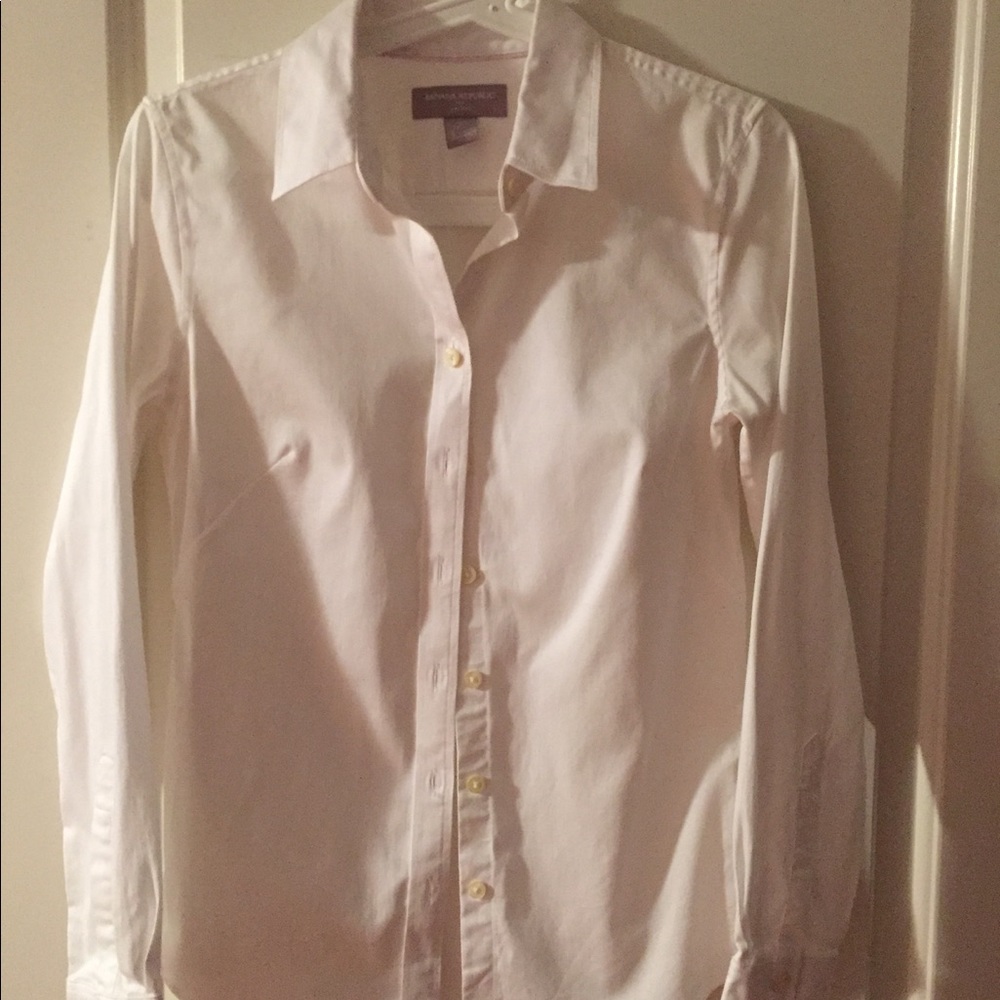 White banana republic shirt