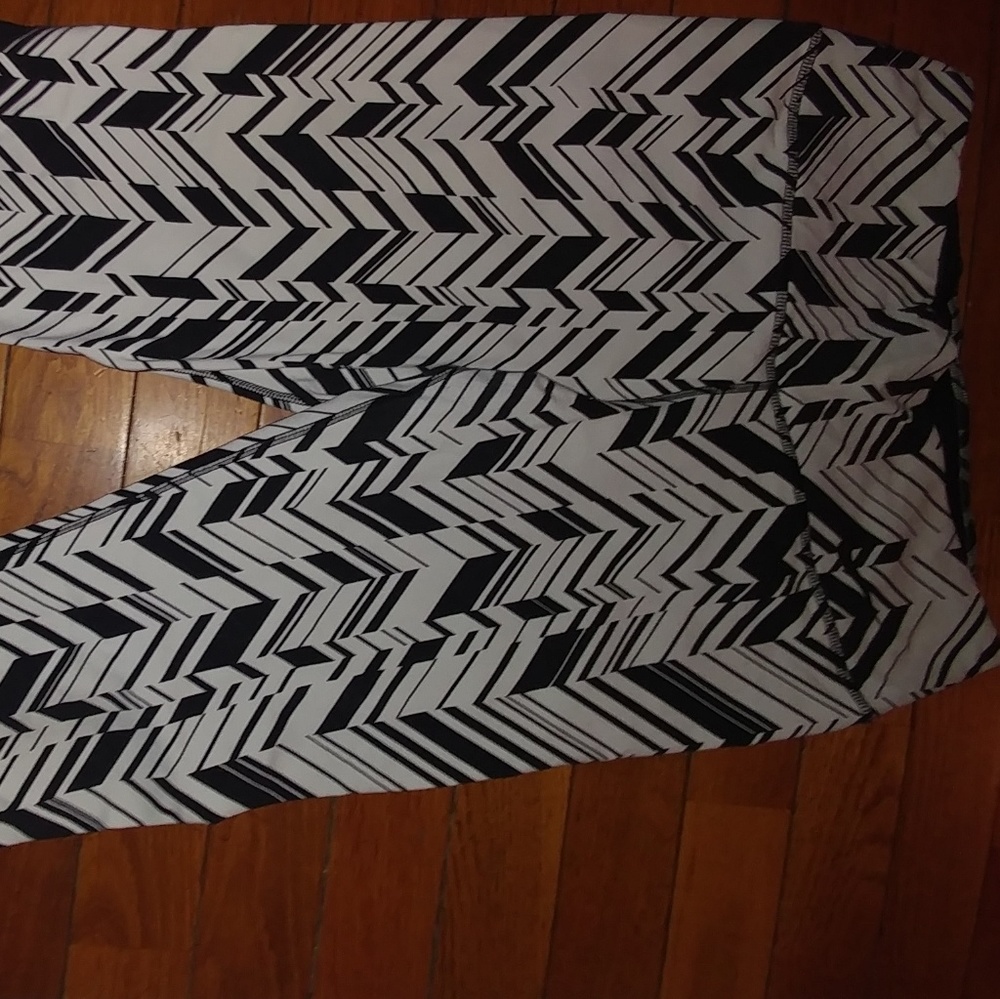 Nike cropped leggings size medium