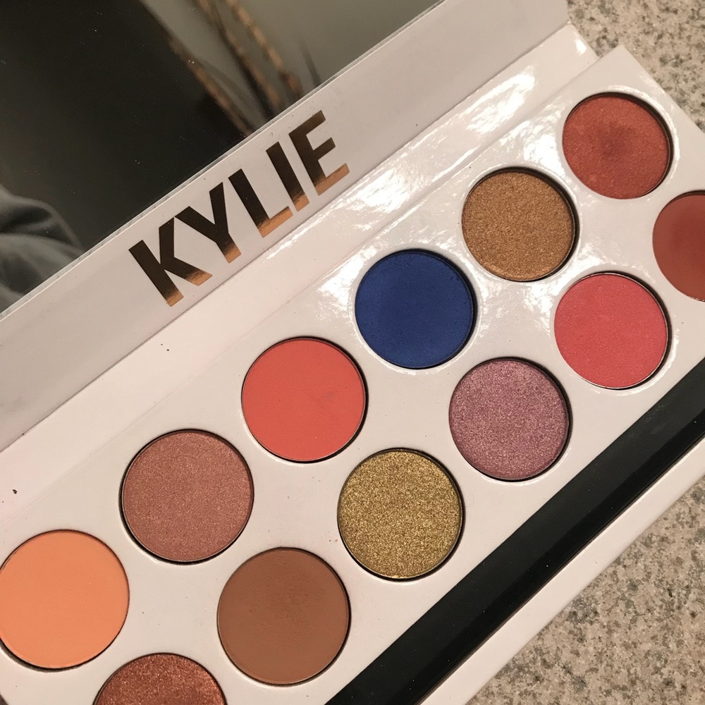 Kylie Royal Peach Palette