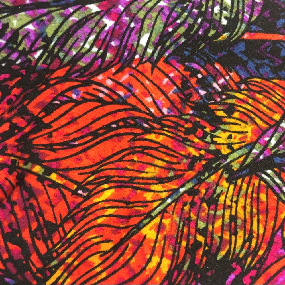 Lularoe OS feather patterned leggings