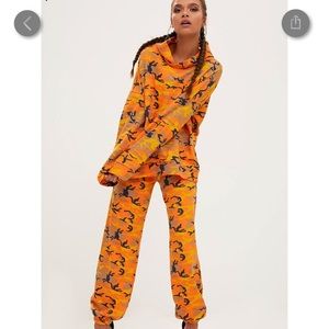 Orange camo jogger