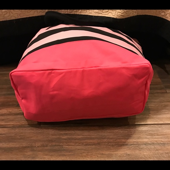 ๐ Victoriaโs Secret brand womenโs black and pink striped tote - Picture 4 of 4