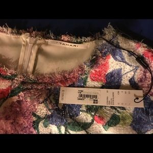 T Tahari Dress Shirt - Large