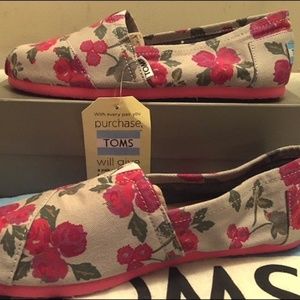 Toms Classic Slip On Size 8