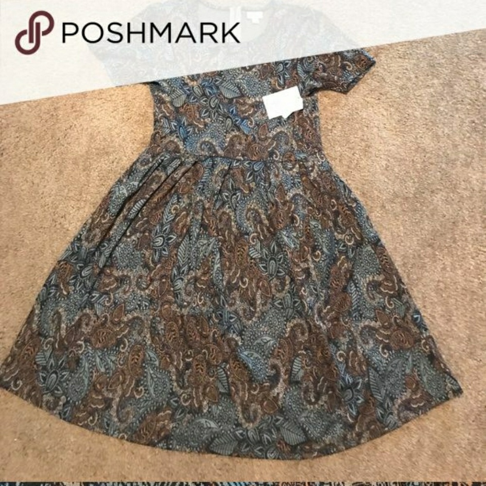 🎈SALE Lularoe Amelia size L Large