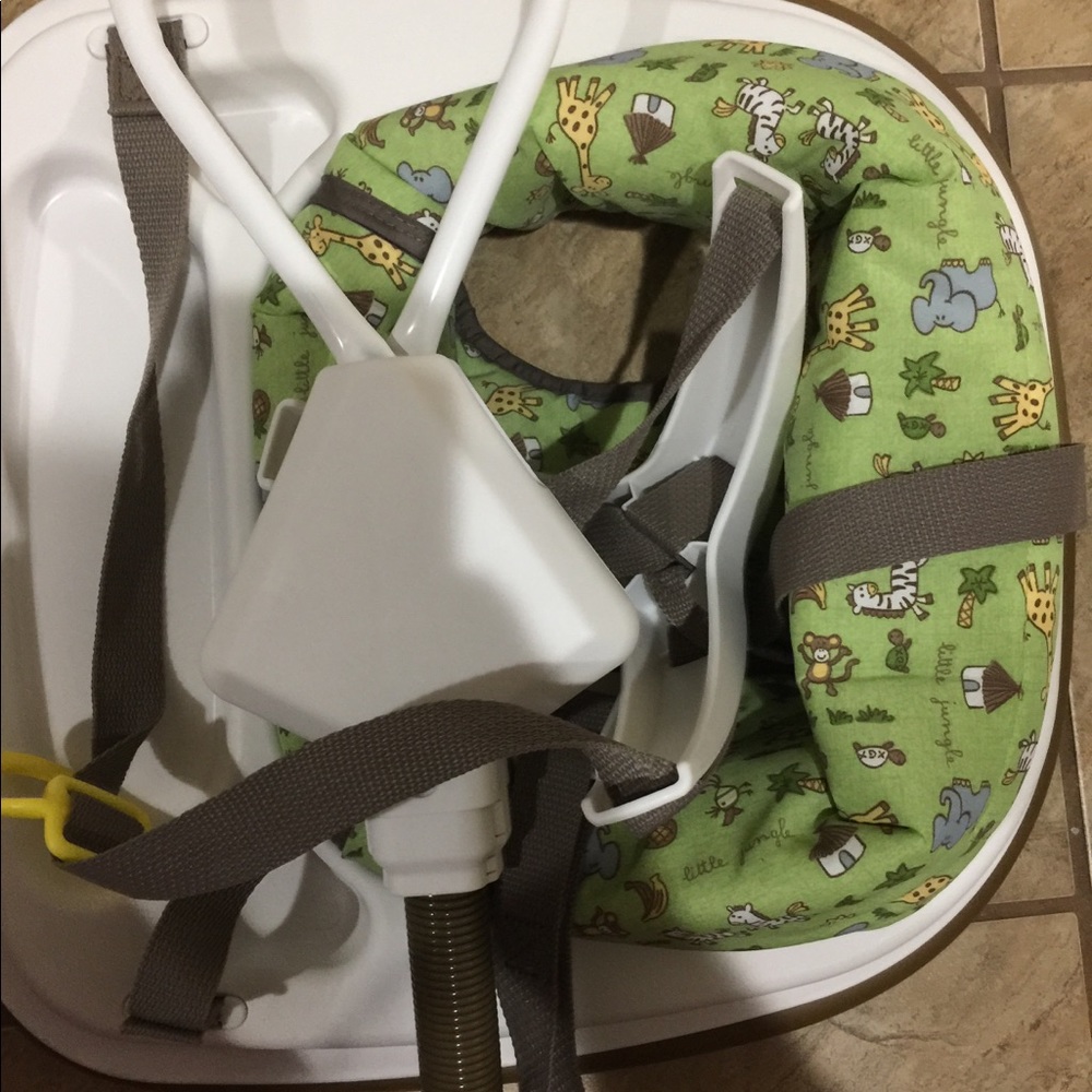 Graco bumper jumper new without box.