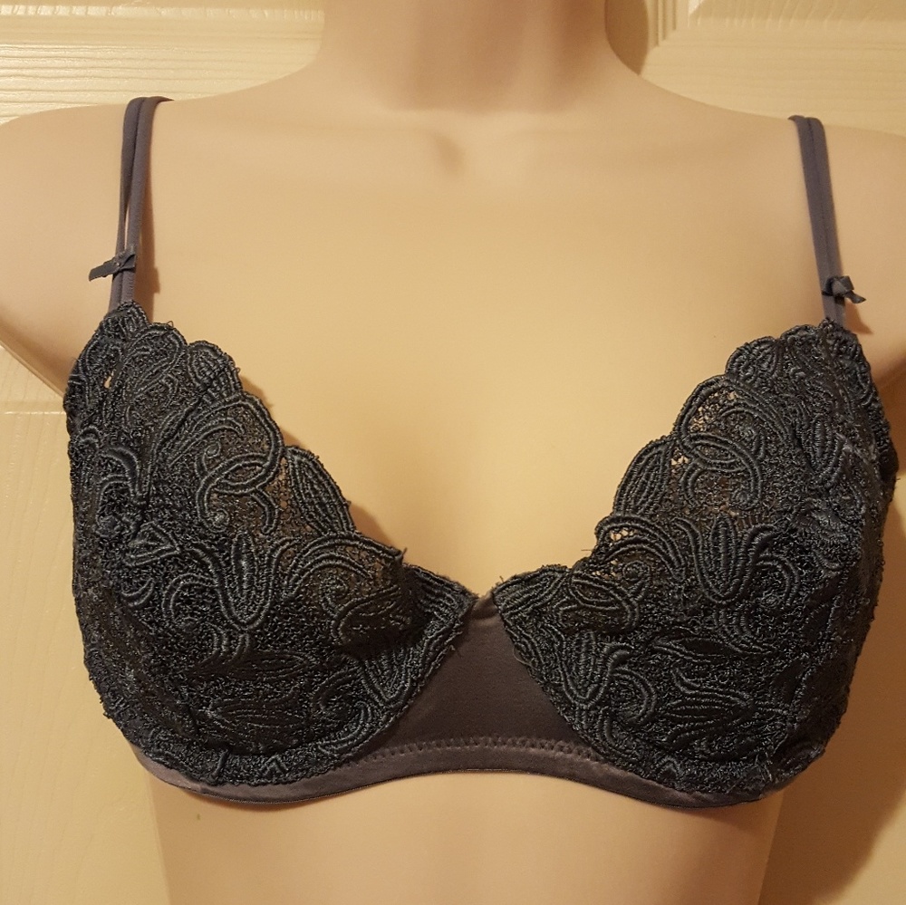 Victoria's Secret Scalloped Push Up Bra