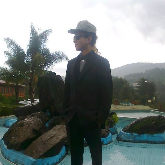 Meet your Posher, Jonathan - Picture 1 of 1