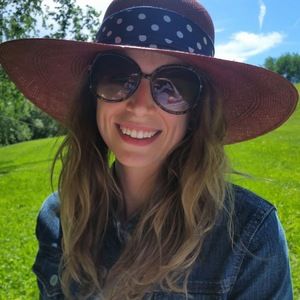 Meet your Posher, Kayla