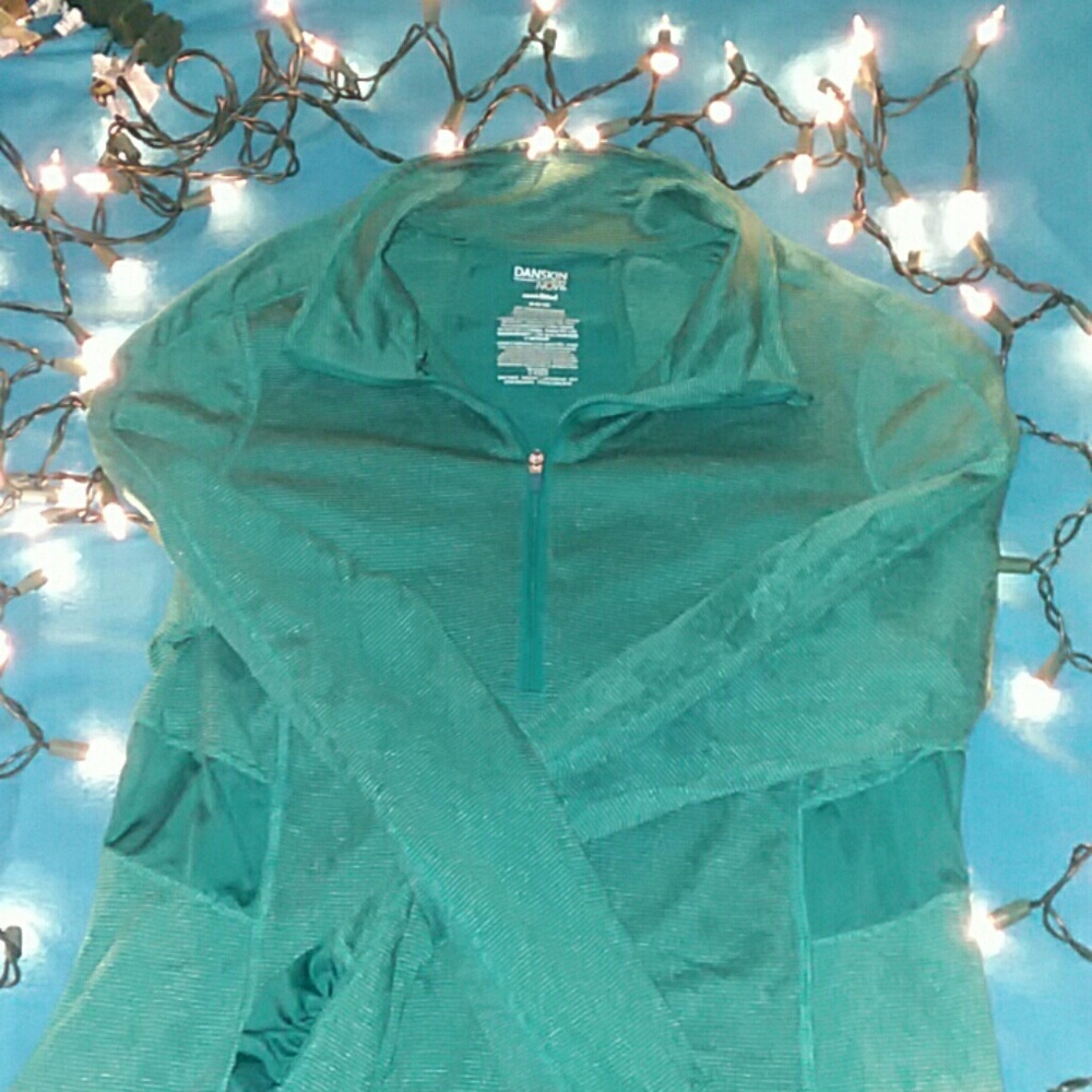 Danskin workout jacket.💙 NWOT!!💙