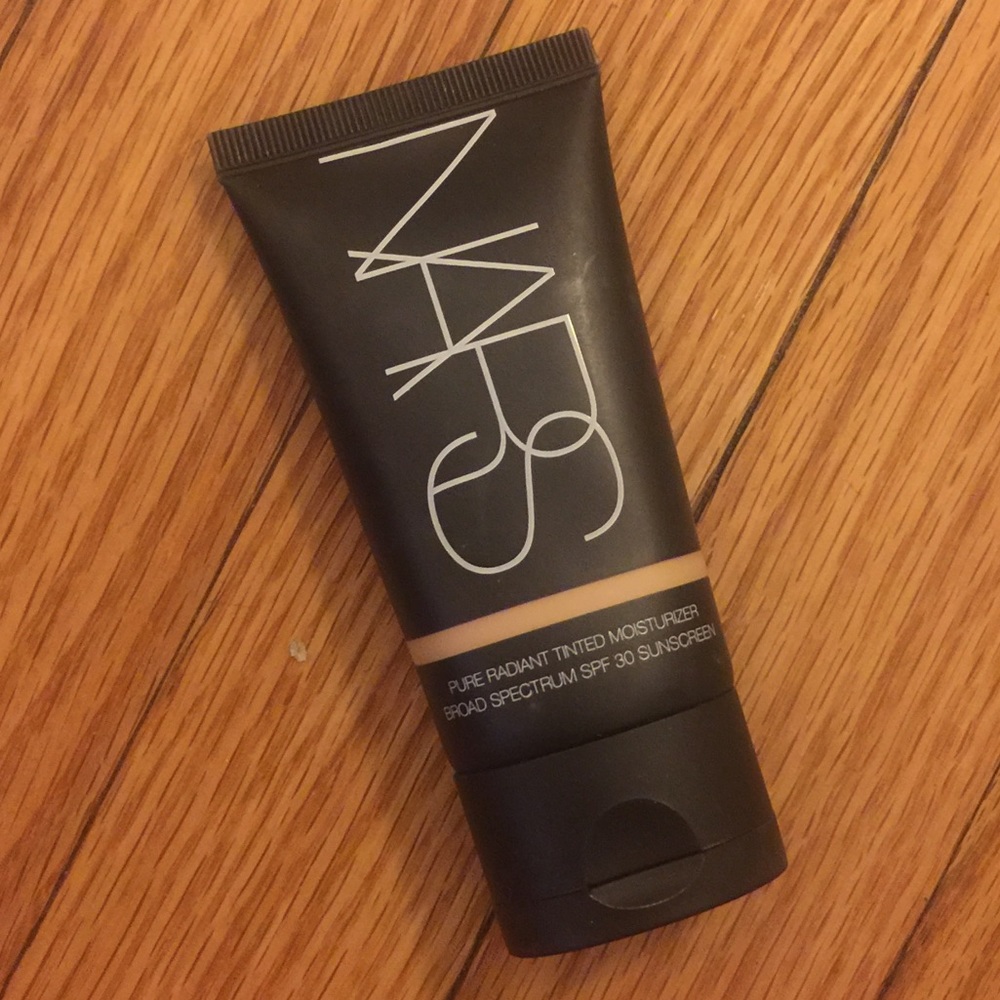 Nars Pure Radiant Tinted Moisturizer