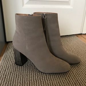Steve Madden Gray Patina Women’s Size 9