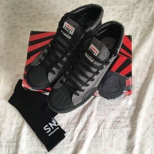 Brand new hightop sneaker by Vision street wear.
