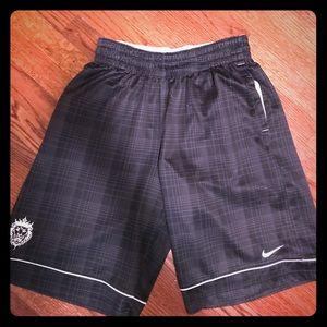 Nike King James Basketball Shorts (Medium)
