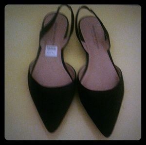 Black pointy toe flats