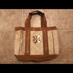 Tory Burch tote bag. Leather & woven rattan