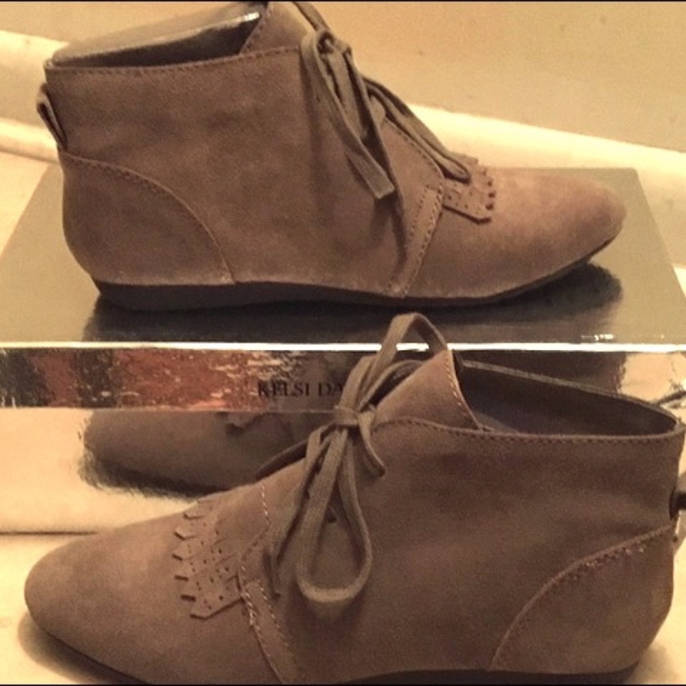 Kelsi Dagger Nobel Suede Bootie Size 7.5