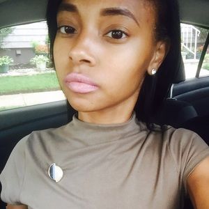 Meet your Posher, Latoya