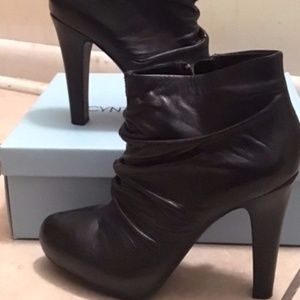 Cynthia Rowley Marlene Booties Black Size 8.5