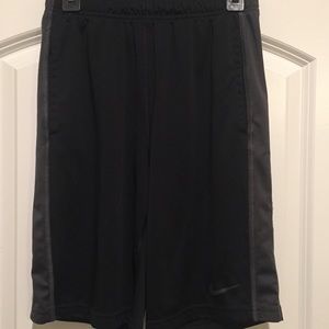 Boys M - Nike Shorts
