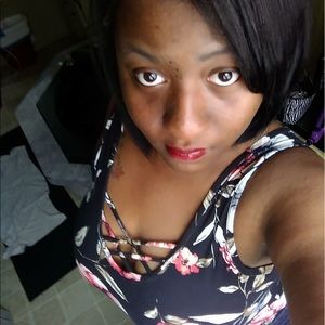 Meet your Posher, Latia