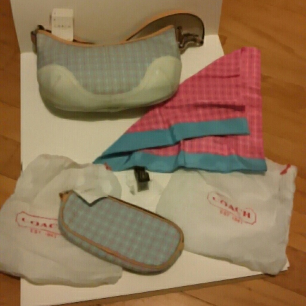 Small classic coach hand bag set.