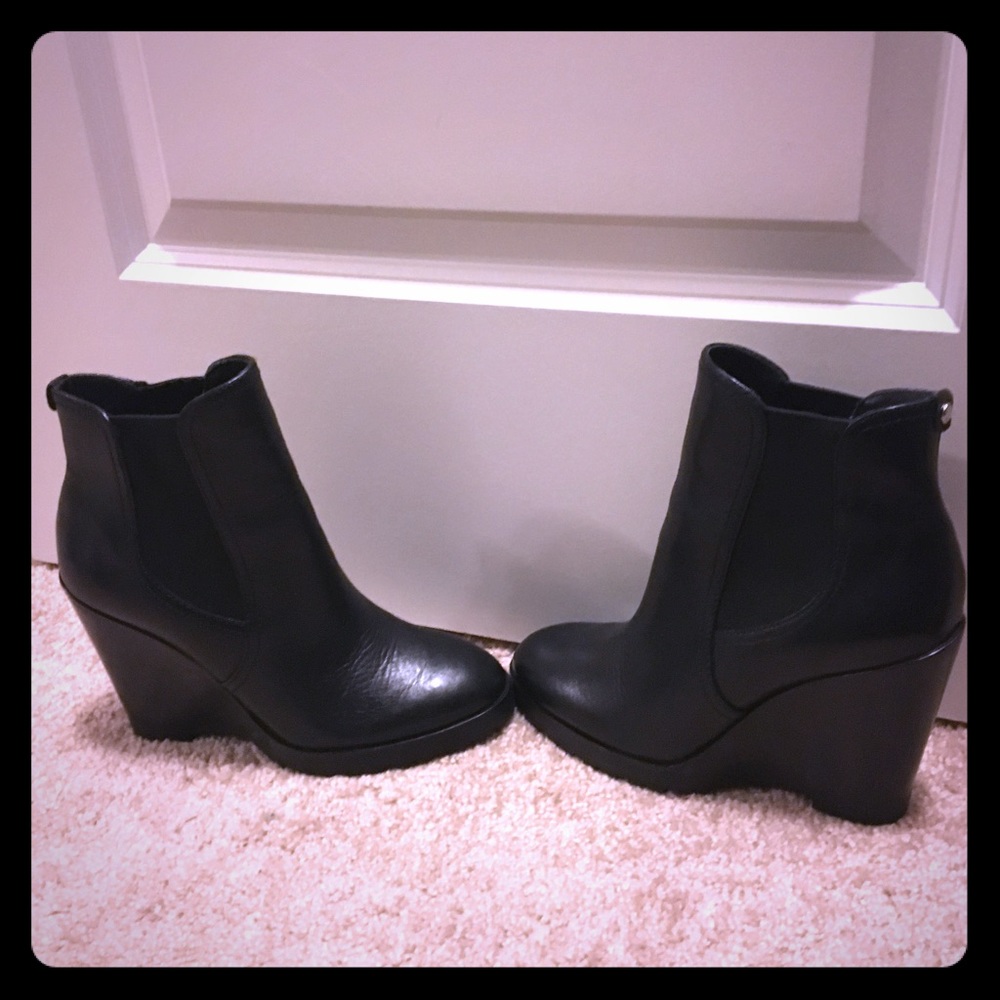 NWT Michael Kors Thea Wedge bootie black 7.5