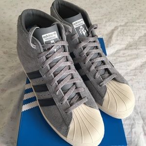 Brand new Adidas hightop promodel