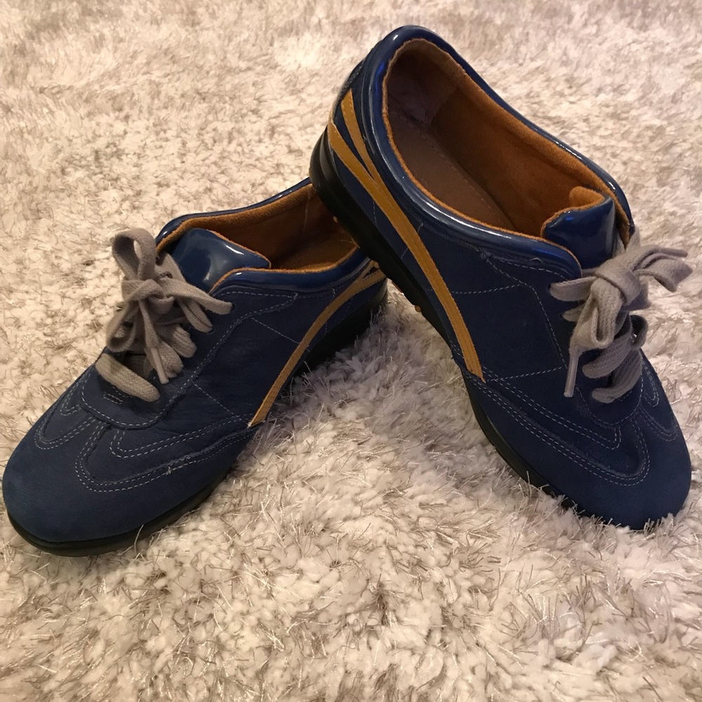 Blue and gold Aerosoles