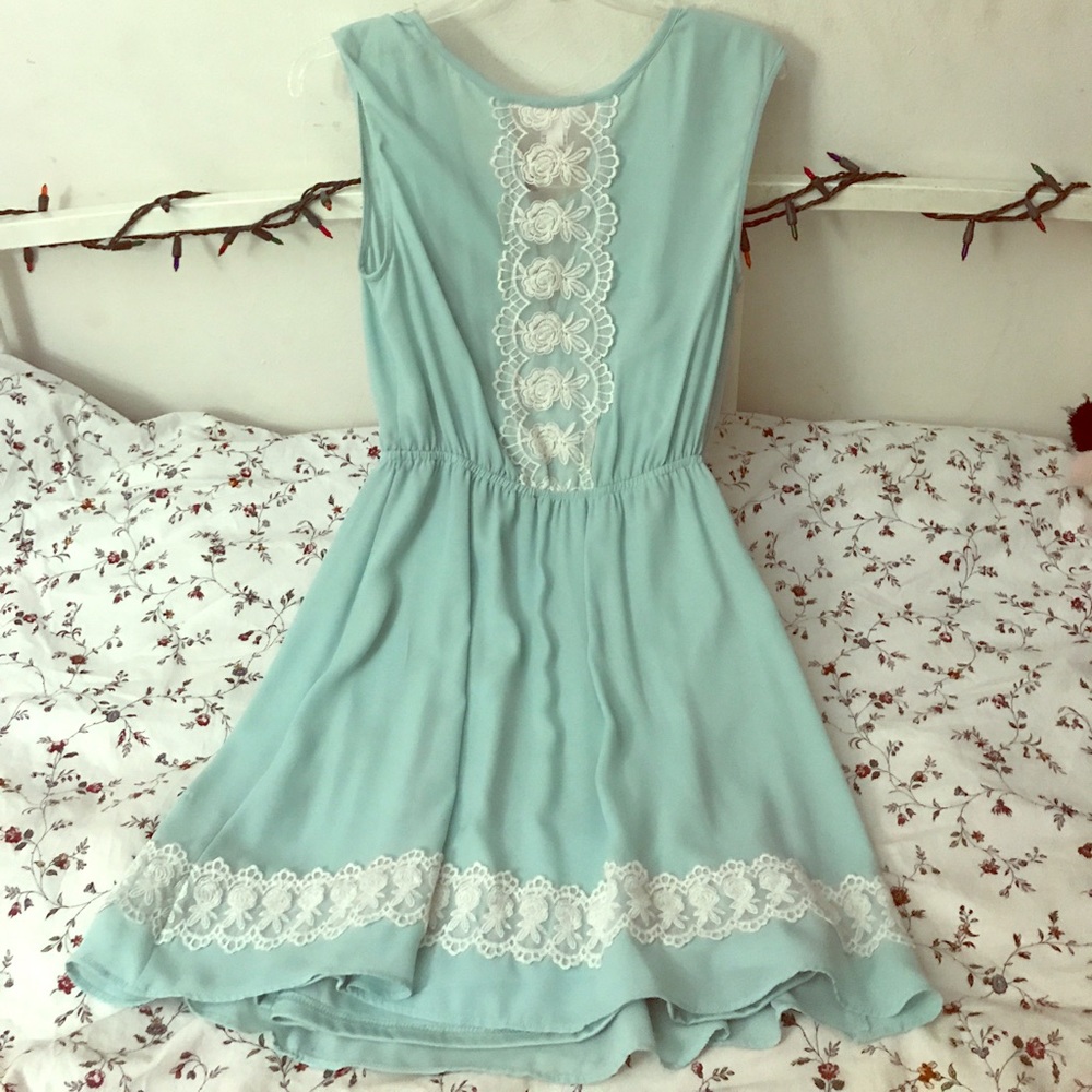 Dress with flower lace