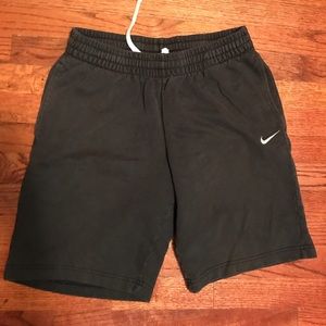 Men’s Nike Black Shorts (Medium)