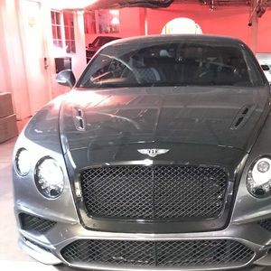 Meet your Posher, Cesar