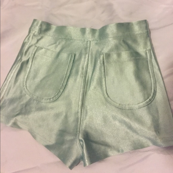 High waisted shorts - Picture 2 of 2