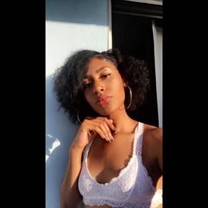 Meet your Posher, Amira