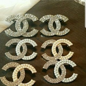 Brooches individually sold