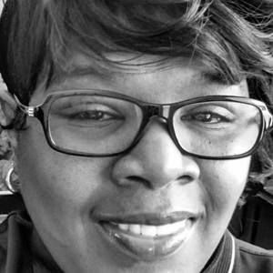 Meet your Posher, Dionne