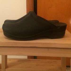 Dansko SONJA Clog Oiled Black Leather