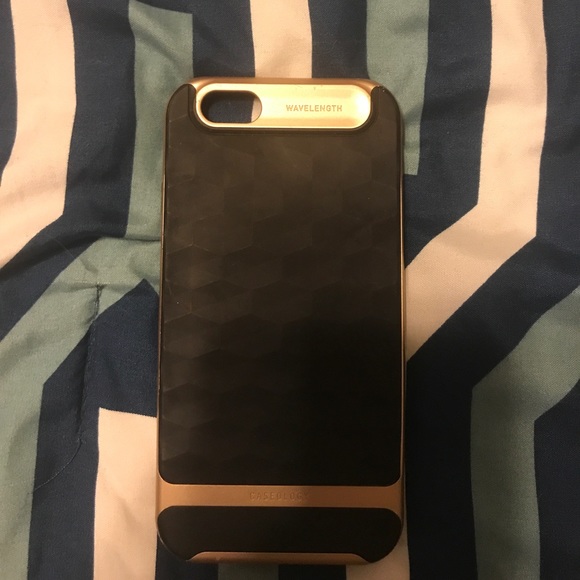 iPhone 6/6s Black and Gold Caseology Case - Picture 1 of 3