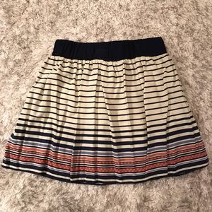 Striped boutique skirt with elastic band.