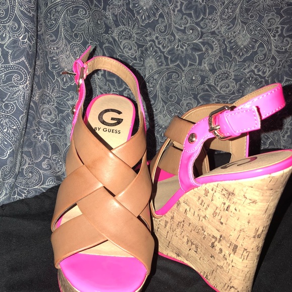 GUESS Wedges - Picture 2 of 3