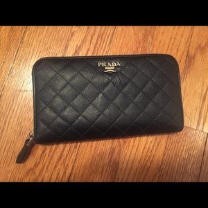 Black quilted Prada Wallet (Authentic)