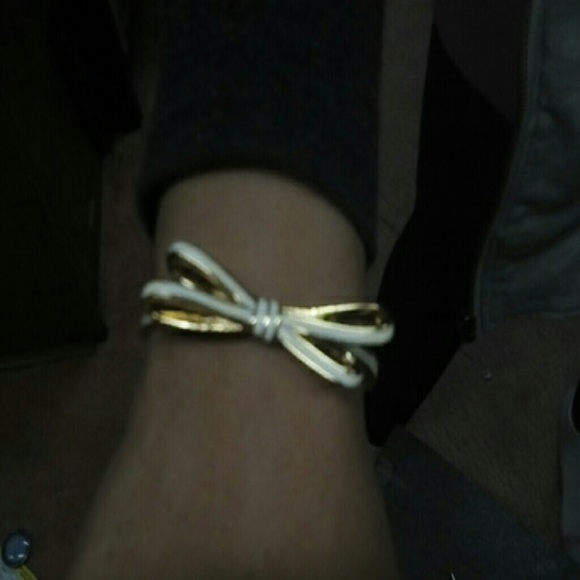 Kate Spade white & gold tone bracelet 10% off - Picture 1 of 4