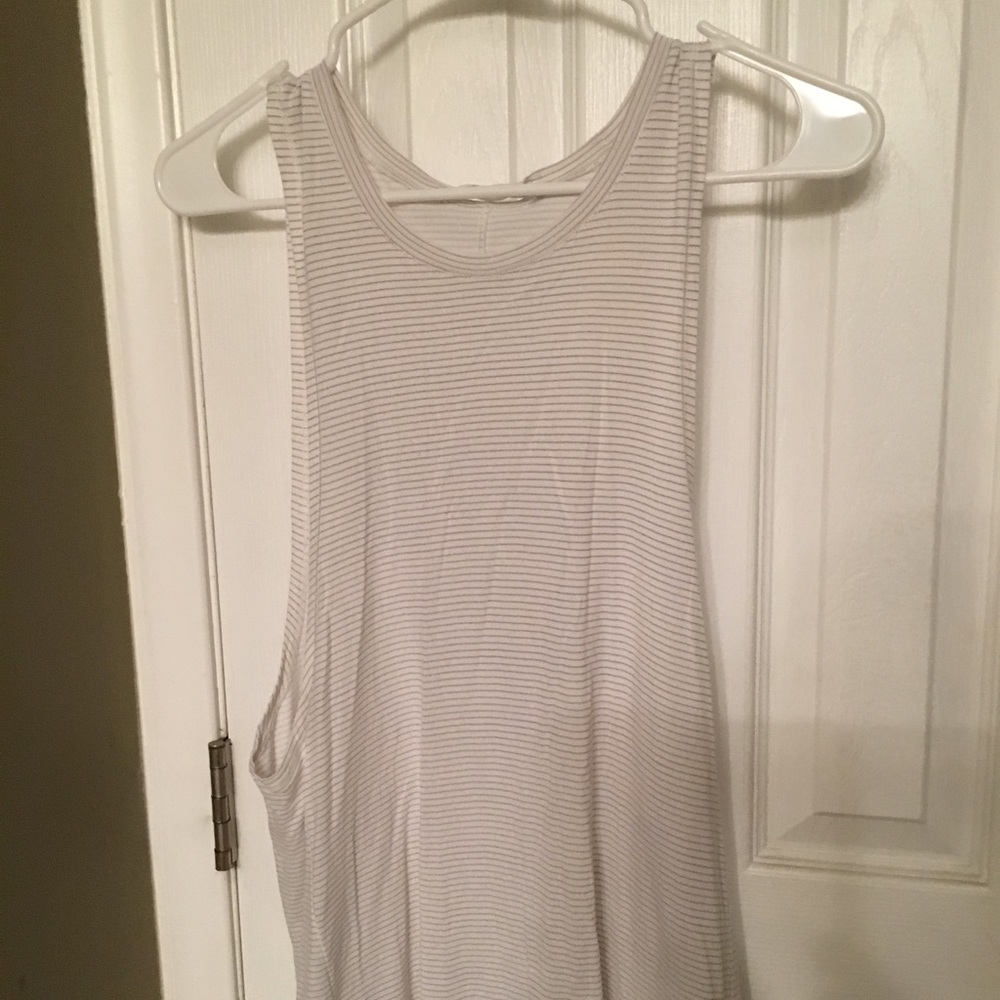Lululemon tank, slightly open sides