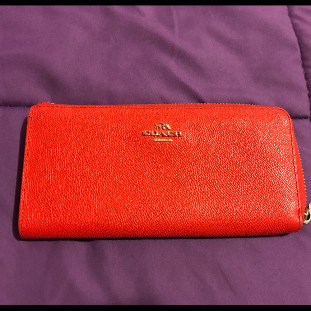 Authentic Coach Continental Wallet!
