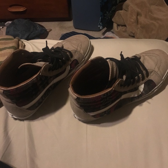 Vans Hightop  sz 11.5 - Picture 1 of 4