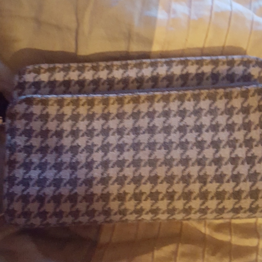 Thirty one wristlet