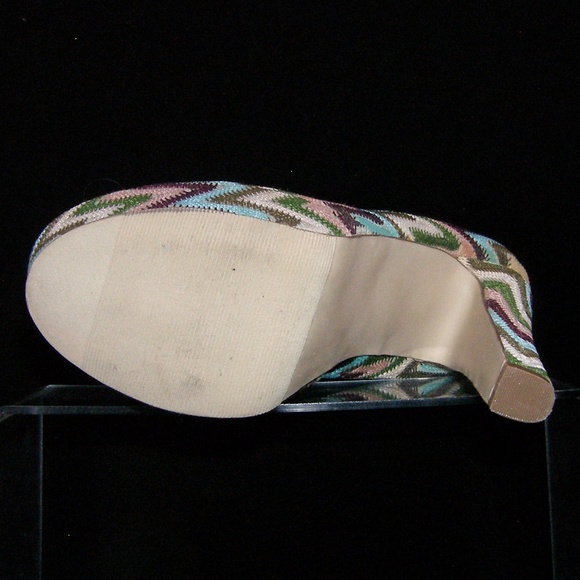 Madden Girl 'Malley' fabric chevron platforms 6.5 - Picture 4 of 8