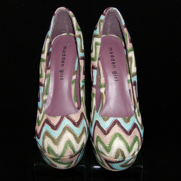 Madden Girl 'Malley' fabric chevron platforms 6.5 - Picture 6 of 8